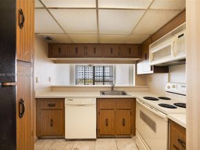 600 NE 36th St 1109, Miami FL 33137