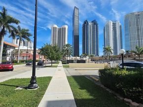 200 172nd St 102, Sunny Isles Beach FL 33160