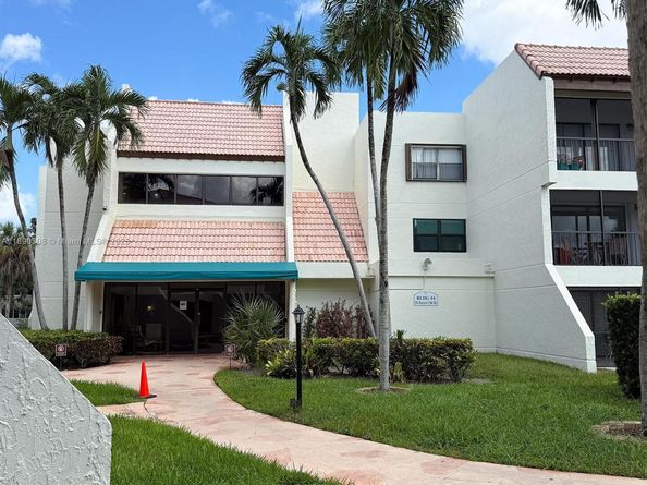301 Racquet Club Rd 203, Weston FL 33326