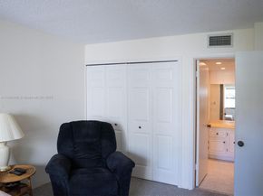 301 Racquet Club Rd 203, Weston FL 33326