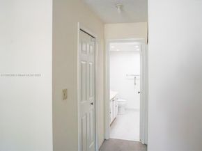 301 Racquet Club Rd 203, Weston FL 33326
