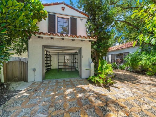 4640 N Bay Rd, Miami Beach FL 33140