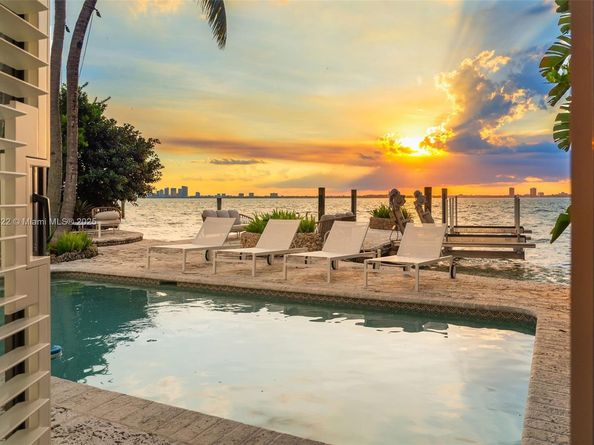 4640 N Bay Rd, Miami Beach FL 33140