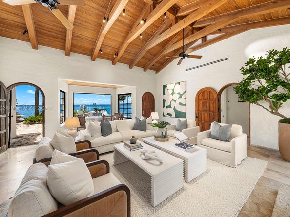 4640 N Bay Rd, Miami Beach FL 33140