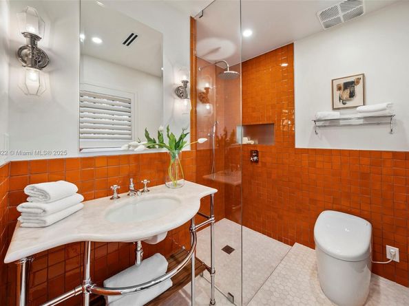 4640 N Bay Rd, Miami Beach FL 33140