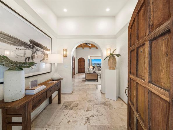 4640 N Bay Rd, Miami Beach FL 33140