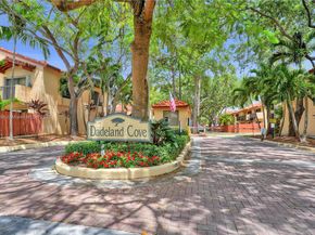 10194 SW 77th Ct, Miami FL 33156