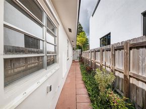 2862 SW 38th Ct, Miami FL 33134