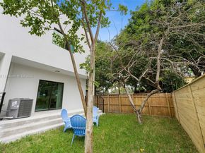 1890 NW 26th St, Miami FL 33142
