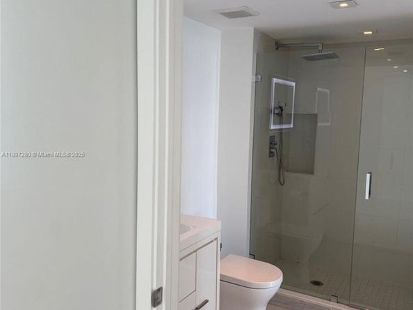 1155 Brickell Bay Dr 1210, Miami FL 33131