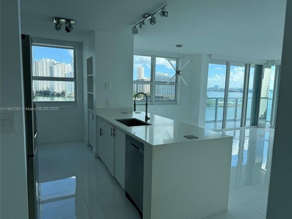 1155 Brickell Bay Dr 1210, Miami FL 33131