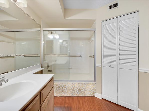 1280 S Alhambra Cir 2206, Coral Gables FL 33146