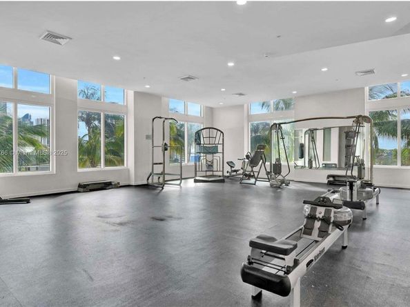1900 N Bayshore Dr 3909, Miami FL 33132