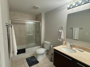 1900 N Bayshore Dr 3909, Miami FL 33132