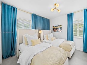 2728 NE 19th St, Fort Lauderdale FL 33305