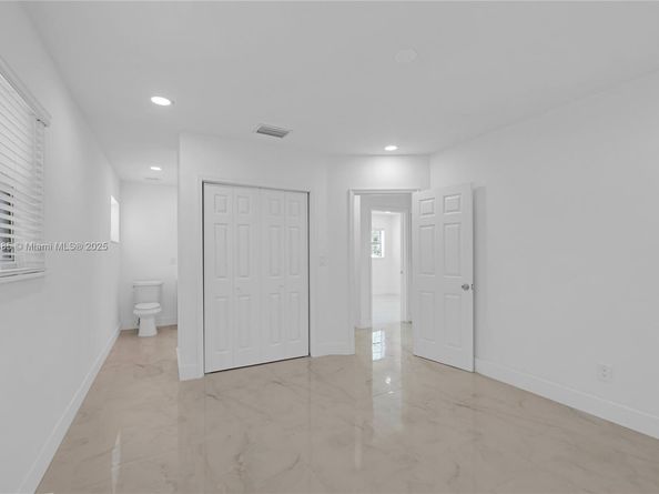 2960 NW 165th St, Miami Gardens FL 33054