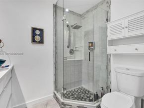 806 NE 6th St, Hallandale Beach FL 33009