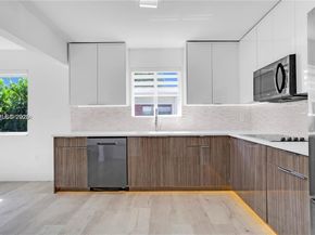 806 NE 6th St, Hallandale Beach FL 33009