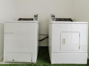 806 NE 6th St, Hallandale Beach FL 33009