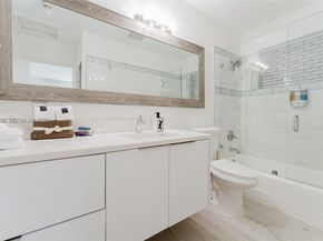 806 NE 6th St, Hallandale Beach FL 33009