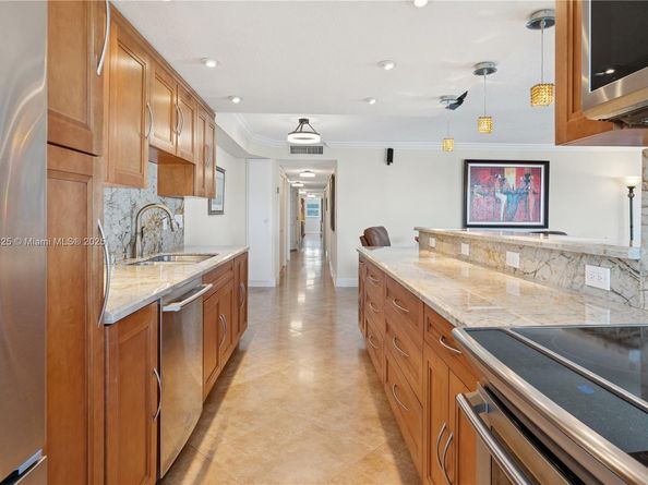 1160 Hillsboro Mile 901, Hillsboro Beach FL 33062