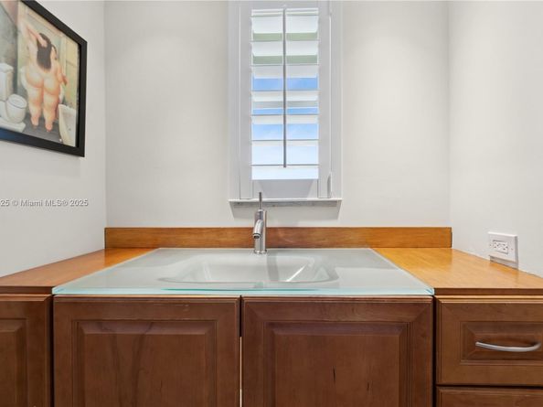 1160 Hillsboro Mile 901, Hillsboro Beach FL 33062
