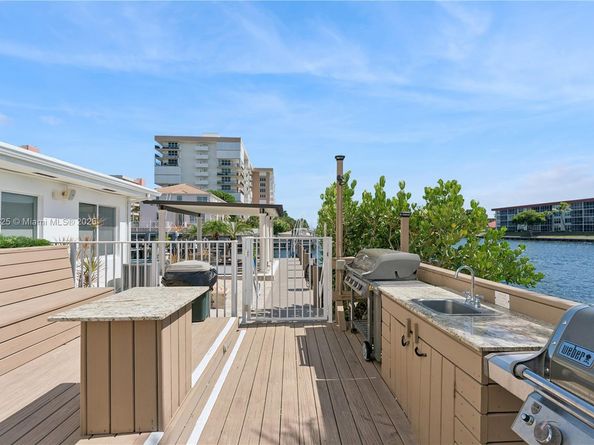 1160 Hillsboro Mile 901, Hillsboro Beach FL 33062