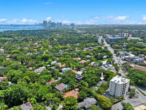 5981 NE 6th Ave, Miami FL 33137