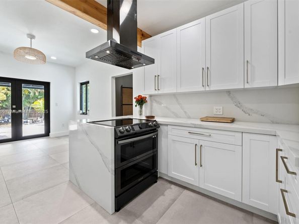 5981 NE 6th Ave, Miami FL 33137