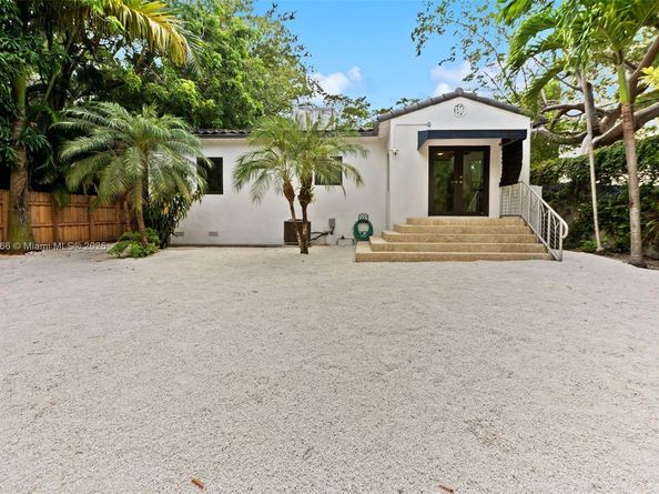 5981 NE 6th Ave, Miami FL 33137