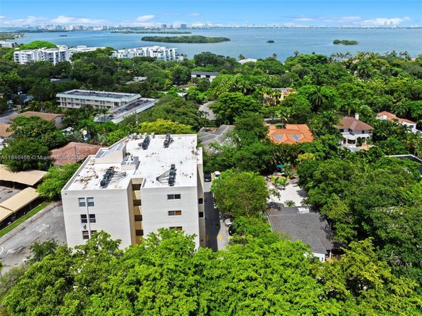 5981 NE 6th Ave, Miami FL 33137