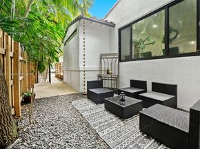 5981 NE 6th Ave, Miami FL 33137