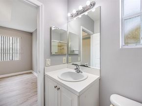2933 SE 2nd St 20, Homestead FL 33033