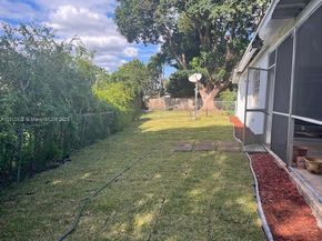 2070 NW 82nd Ave, Pembroke Pines FL 33024