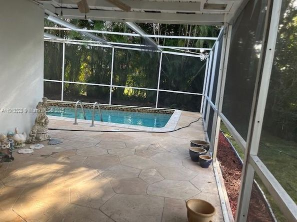 2070 NW 82nd Ave, Pembroke Pines FL 33024