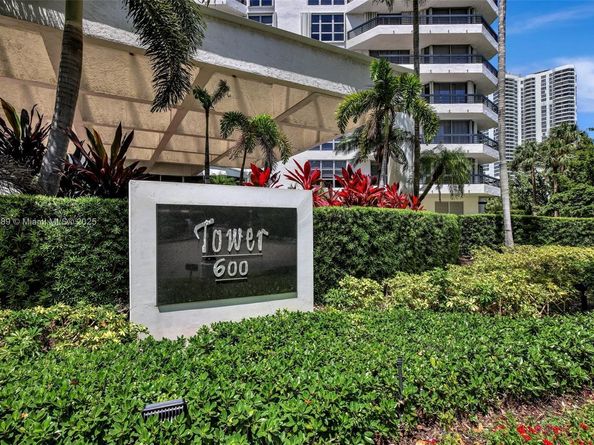 3400 NE 192nd St 1606, Aventura FL 33180