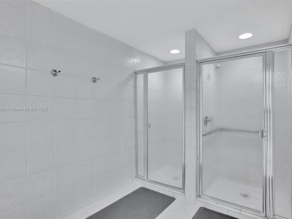 3400 NE 192nd St 1606, Aventura FL 33180
