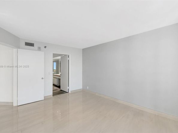 3400 NE 192nd St 1606, Aventura FL 33180