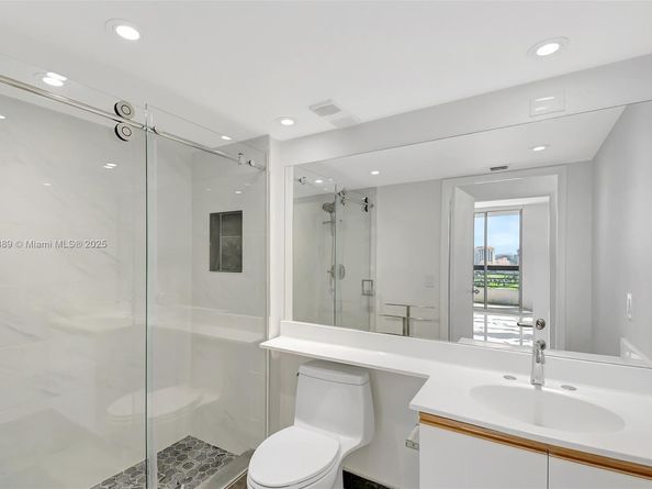 3400 NE 192nd St 1606, Aventura FL 33180