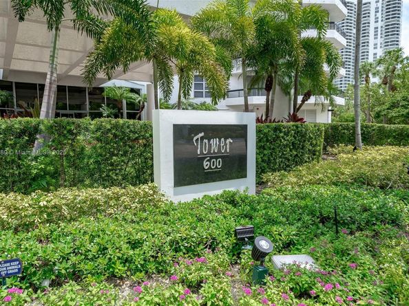 3400 NE 192nd St 1606, Aventura FL 33180