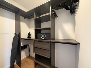 398 NE 5th St 2805, Miami FL 33132