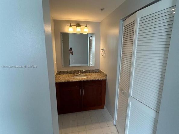 7280 SW 89th St D501, Miami FL 33156