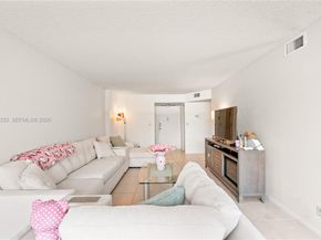 1000 Parkview Dr 222, Hallandale Beach FL 33009