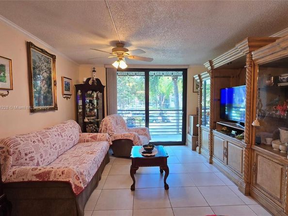 1101 Colony Point Cir 218, Pembroke Pines FL 33026