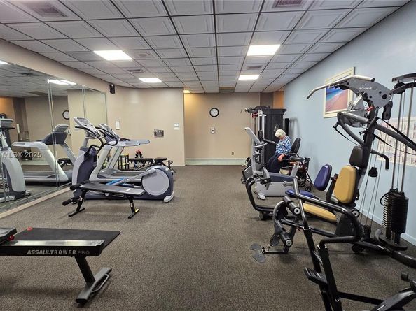 1101 Colony Point Cir 218, Pembroke Pines FL 33026
