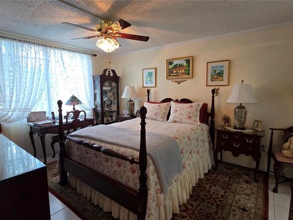 1101 Colony Point Cir 218, Pembroke Pines FL 33026