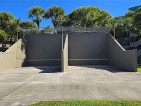1101 Colony Point Cir 218, Pembroke Pines FL 33026