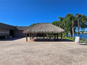 1101 Colony Point Cir 218, Pembroke Pines FL 33026