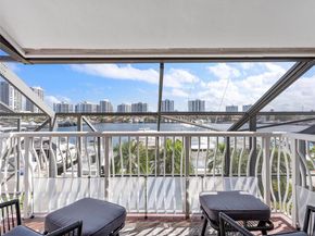 3620 Yacht Club Dr 503, Aventura FL 33180