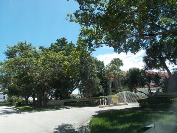 3620 Yacht Club Dr 503, Aventura FL 33180